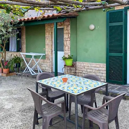 1 Bedroom Lovely In Barano Dischia 別荘